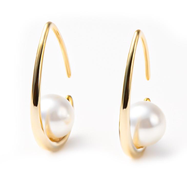 ピアス レディース パール 一粒 アレルギー対応 フック 18k 真珠 アレルギー対応対応 大きめ 18金 ゴールド 揺れる プレゼント 女性 | ジュエリースタジオ プラスター | 01