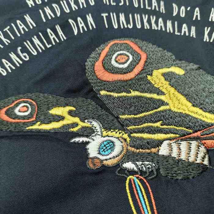 STUDIO D'ARTISAN モスラ ベトジャン モスラの歌詞をバックに