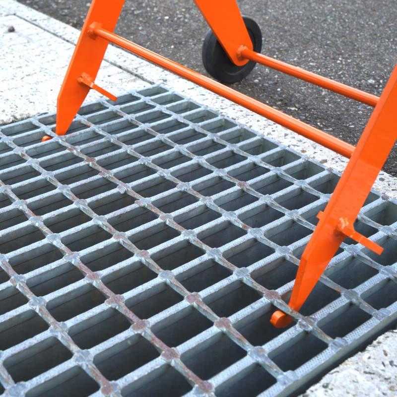 グレーチングリフター らくチング OGL1A 組立不要 側溝 掃除 清掃 オギハラ工業 代引不可 |  | 02