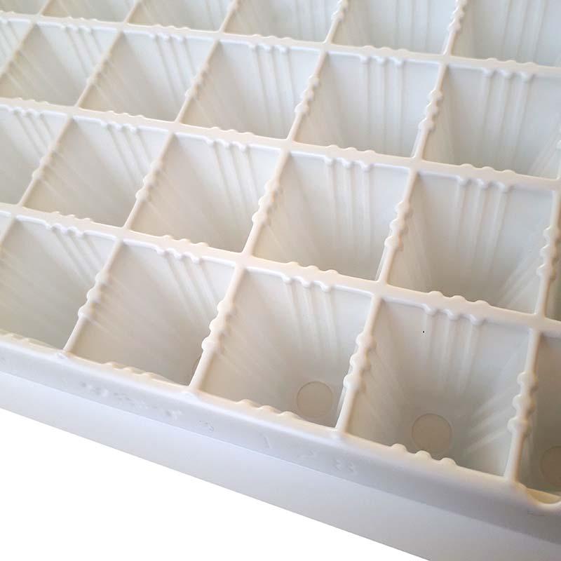 タキイ 根巻防止 ワンウェイ セルトレイ 白 288穴 12&times;24列 100枚入り 280&times;545mm プラグトレイ タS 代引不可