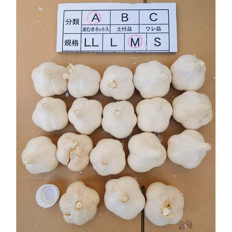≪おまけ付き≫ 1kg 青森県産 ニンニク ホワイト六片 Mサイズ にんにく 食用 米S 代引不可 |  | 01