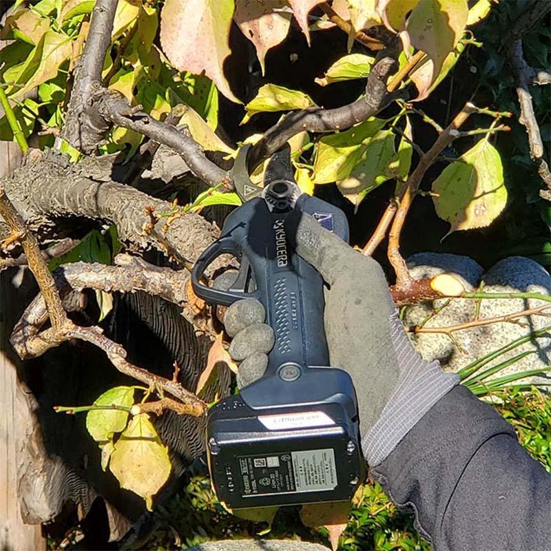 本体のみ 充電式剪定ばさみ 電動ばさみ DSH1120 京セラ 剪定鋏 プロ向け 充電式 電動 軽量 剪定 園芸 シBD |  | 04