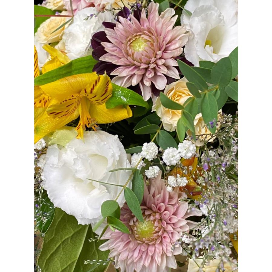 お悔み お供え 生花 トルコギキョウ アレンジメント ナチュラル系 6600円 おしゃれ 現代風 仏花 枕花 命日 法事 一周忌 四十九日 新盆 洋花 送料無料 クール便 |  | 09