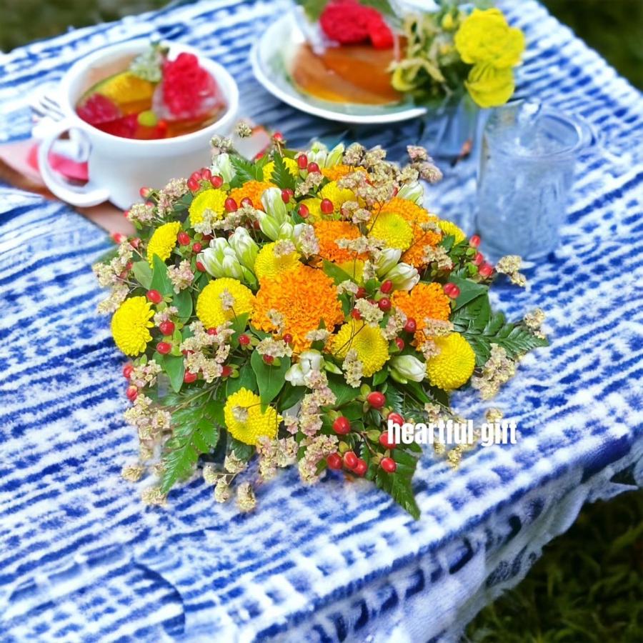 お悔み お供え カーネーション ビタミンカラー 生花 アレンジメント 5000円 おしゃれ 現代風 仏花 枕花 命日 法事 一周忌 四十九日 新盆 洋花 送料無料　 |  | 01
