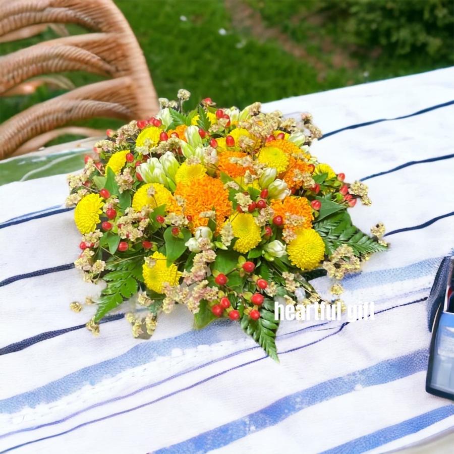 お悔み お供え カーネーション ビタミンカラー 生花 アレンジメント 5000円 おしゃれ 現代風 仏花 枕花 命日 法事 一周忌 四十九日 新盆 洋花 送料無料　 |  | 05