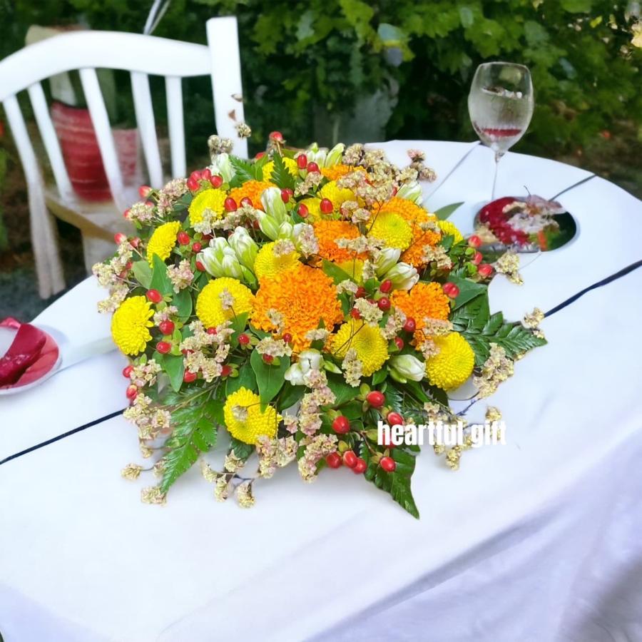 お悔み お供え カーネーション ビタミンカラー 生花 アレンジメント 5000円 おしゃれ 現代風 仏花 枕花 命日 法事 一周忌 四十九日 新盆 洋花 送料無料　 |  | 06