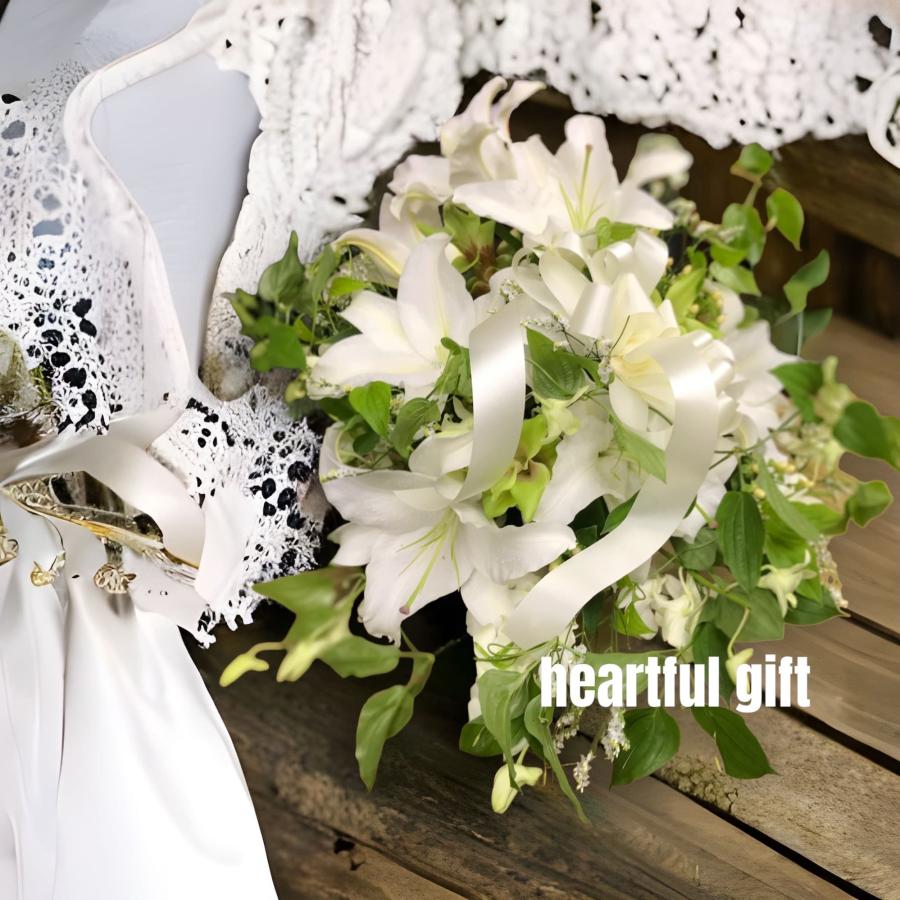 お悔み お供え 生花 アレンジメント 白ユリ 白系 10000円 おしゃれ 現代風 仏花 枕花 命日 法事 一周忌 四十九日 新盆 洋花 送料無料 クール便 | 