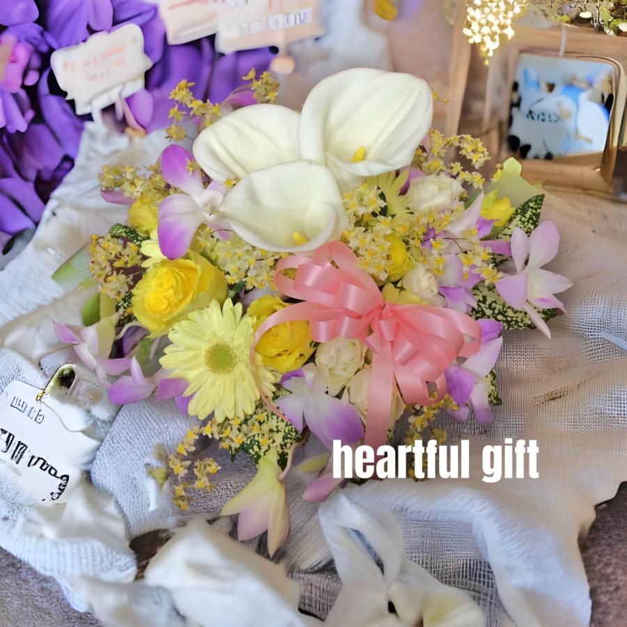 お悔み お供え カラー 生花 アレンジメント 6600円 おしゃれ 現代風 仏花 枕花 命日 法事 一周忌 四十九日 新盆 洋花 送料無料　クール便 | 