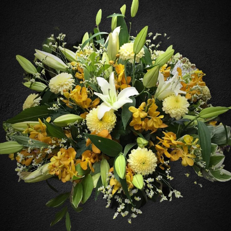 お悔み お供え ユリ 黄色系 生花 アレンジメント 11000円 おしゃれ 現代風 仏花 枕花 命日 法事 一周忌 四十九日 新盆 洋花 送料無料 クール便 |  | 10