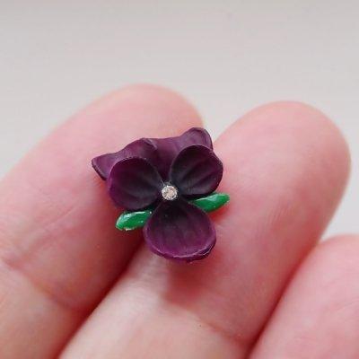 ハンドメイドパーツ 上品なスミレのヴィンテージカボション 1個