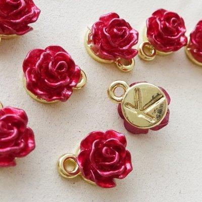 チャーム ハンドメイドパーツ 金属パーツ 深い赤のバラチャーム 2個