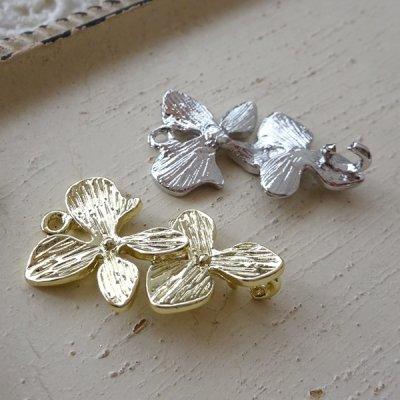 アクセサリーパーツ 金属パーツ 2連のお花のコネクター 各2個 