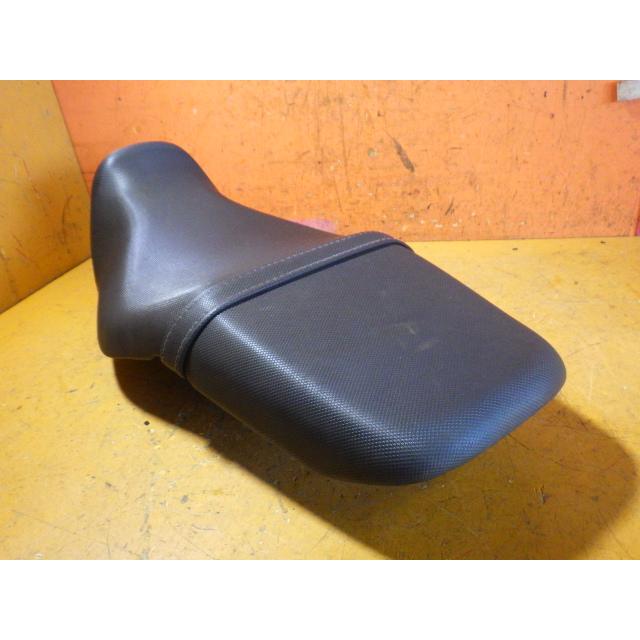 52411 ホンダ JC61-130〜 後期 グロム '16(検 JC75 ) 純正 シート 破れ