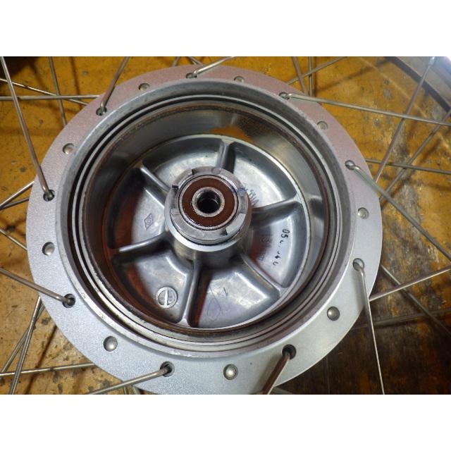 59584 ホンダ JA07-110〜 スーパーカブ110 '11 純正 フロントホイール