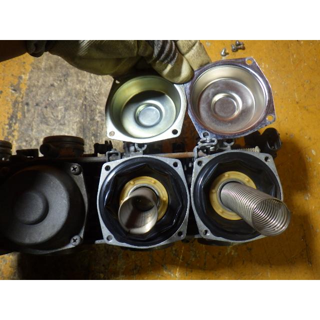 61515 ヤマハ 4KG-004〜 XJR1200 '94 純正 キャブレター 割れ無 ダイヤフラム・内部OK_6