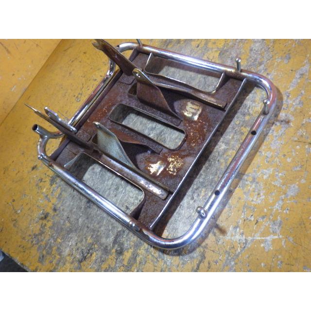 65141 ホンダ HA03-110〜 CD90 '87 12V 純正 リアキャリア 変形無