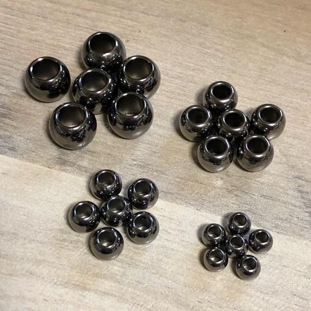 40個 8mm 大穴 プラスチック ビーズ ブラック |  | 03