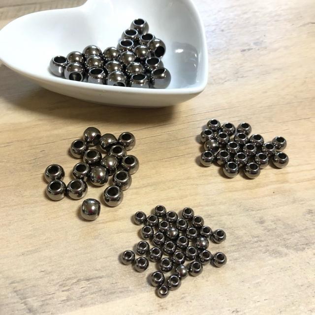 40個 8mm 大穴 プラスチック ビーズ ブラック |  | 06