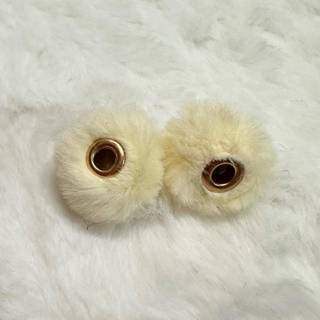 値下げ 8個 ファー ポンポン ロンデル 大穴 ビーズ |  | 10