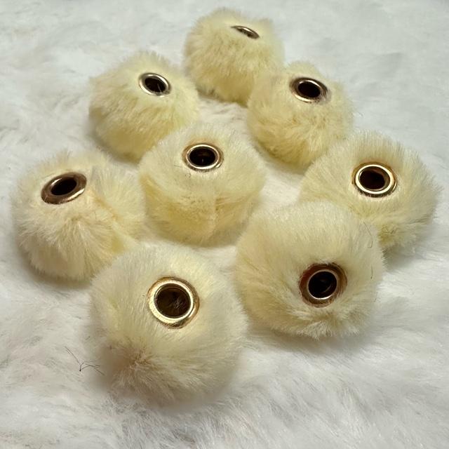 値下げ 8個 ファー ポンポン ロンデル 大穴 ビーズ |  | 09