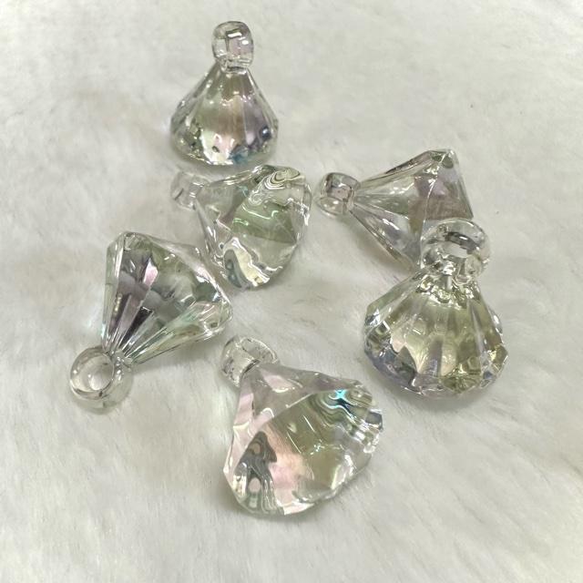 6個 キラキラ オーロラ カン付き ダイヤ形 チャーム ビーズ : Guild by