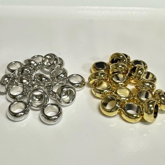 40個 プラスチック スペーサー 大穴 ロンデル ビーズ | 