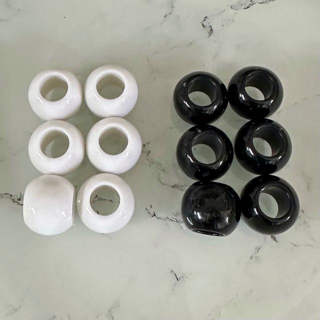10個 15mm 大穴 プラスチック ビーズ ブラック/ホワイト | 