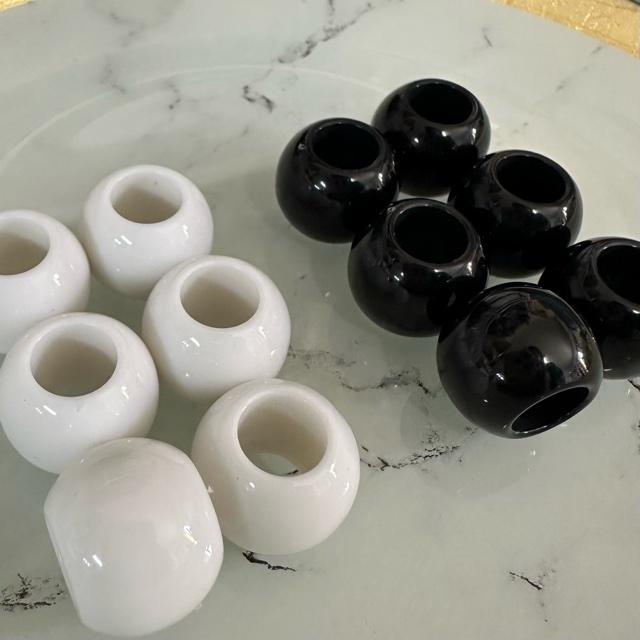 10個 15mm 大穴 プラスチック ビーズ ブラック/ホワイト |  | 01