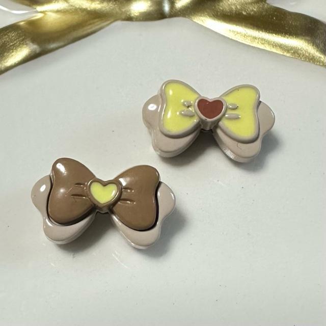 1個 合金 4つ穴 リボン ビーズ : Guild by PoD 手芸パーツ・素材店