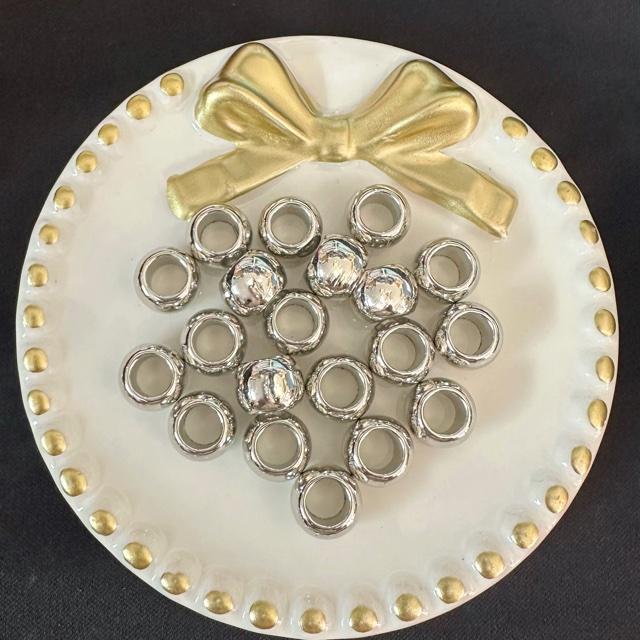 20個 11.5mm 大穴 プラスチック ビーズ シルバー or ゴールド |  | 01