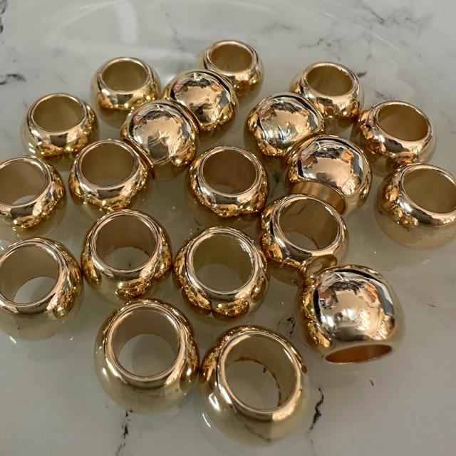 20個 11.5mm 大穴 プラスチック ビーズ シルバー or ゴールド |  | 07