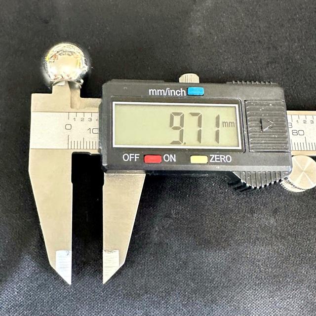 6個 19mm 大穴 9.5mmプラ ビーズ シルバー |  | 06