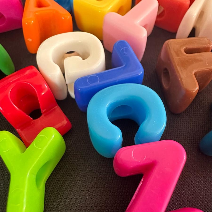 4個 アクリル 大穴 アルファベット ビーズ |  | 07