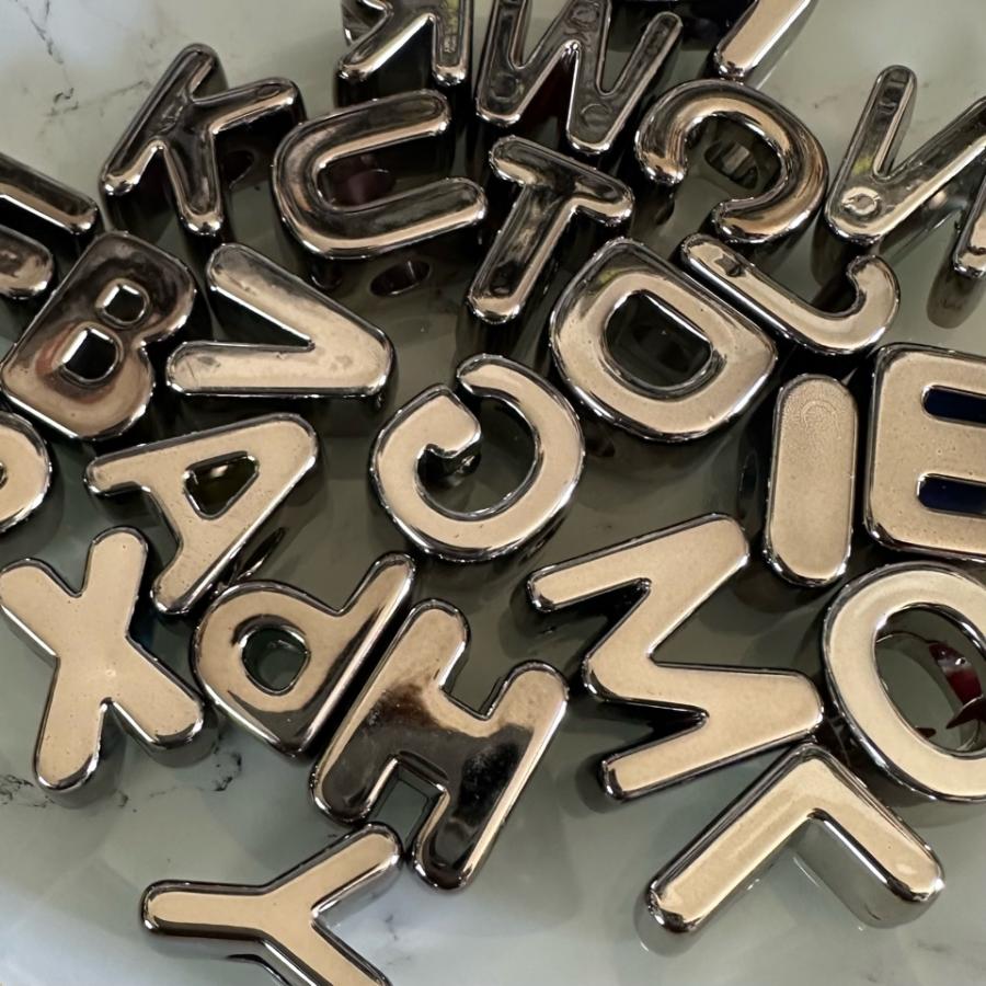 1個 アクリル 大穴 アルファベット ビーズ ガンメタ |  | 06