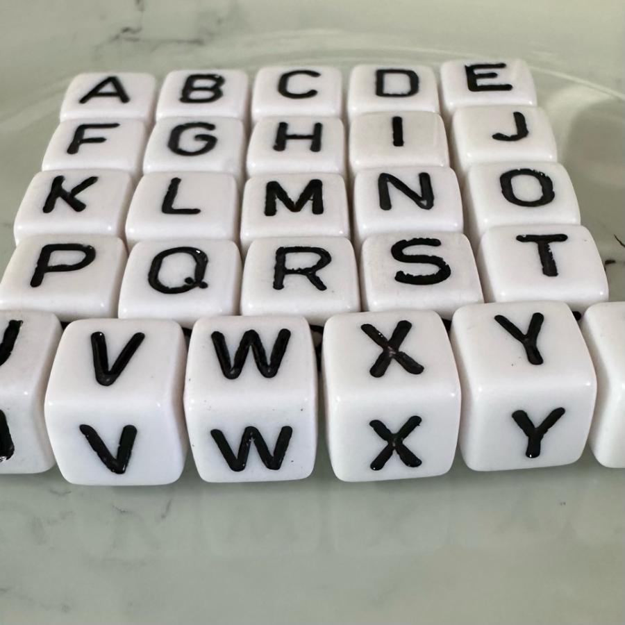 1個 アルファベット イニシャル ビーズ 10mm角 |  | 02