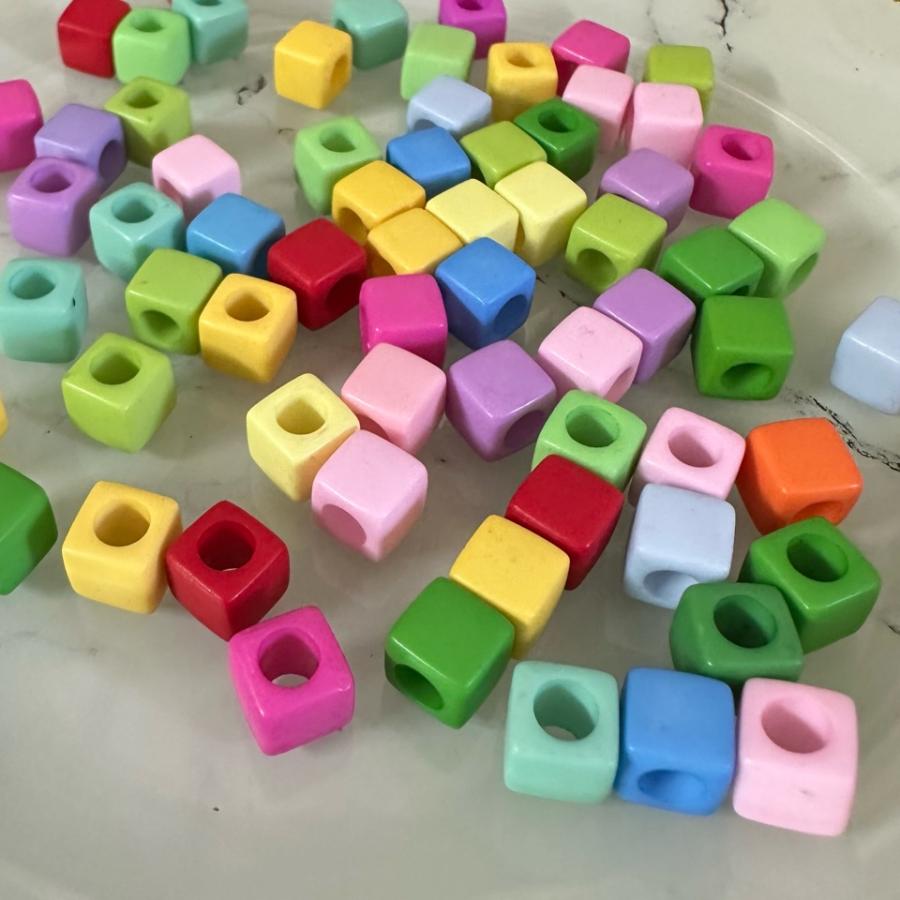 60個 7mm 大穴 アクリル キューブ形 ビーズ ミックスカラー | 