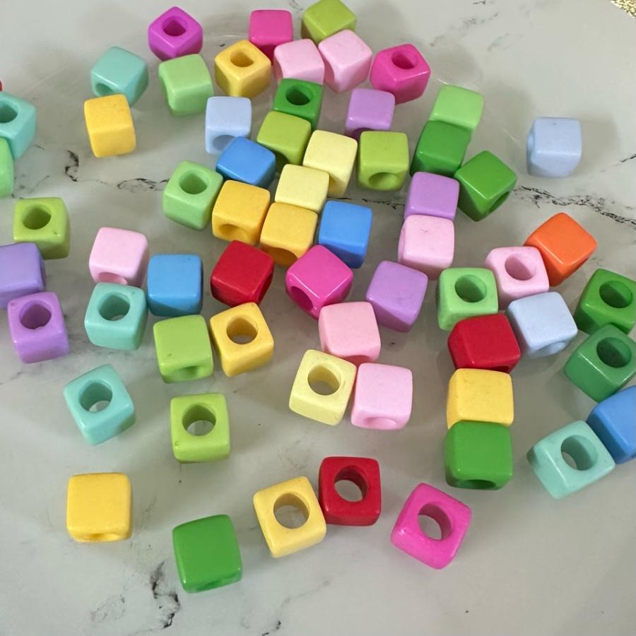 60個 7mm 大穴 アクリル キューブ形 ビーズ ミックスカラー |  | 01