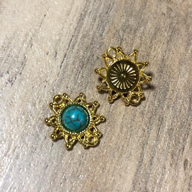 6個 太陽小 ゴールド コネクター ターコイズ チャーム |  | 03