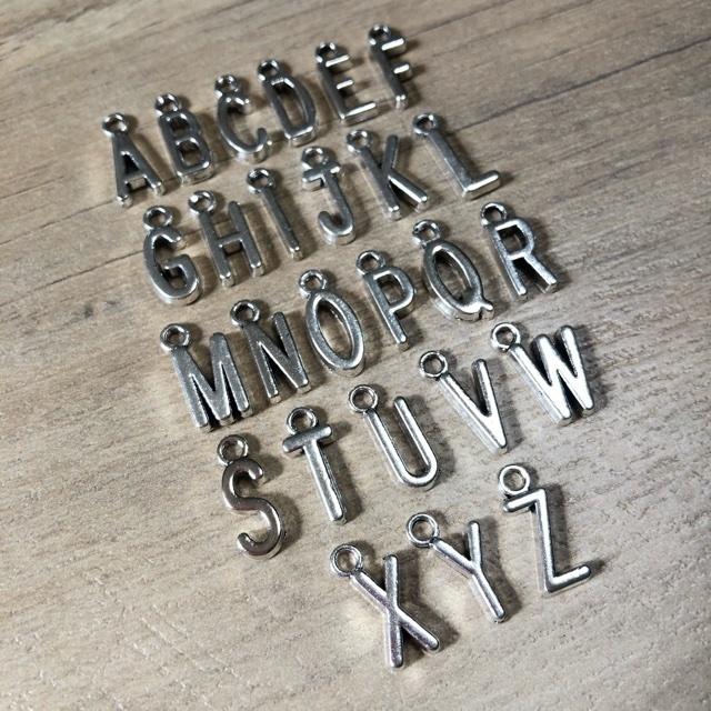 ユバアバイニシャルチャーム【M.T.Y.H】Silver925 英字 26個