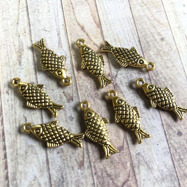 ゴールド 魚 チャーム 8個セット : Guild by PoD 手芸パーツ・素材店