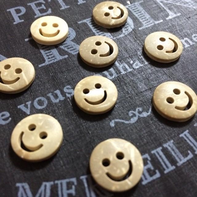 スマイル ココナッツボタン ベージュ 10個セット | 
