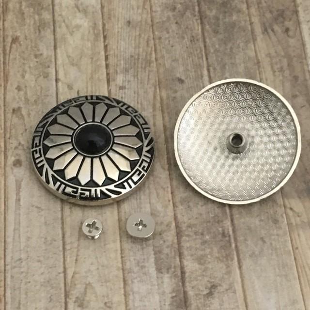 ネジ式 コンチョ シルバー×ブラックB 1個 |  | 03