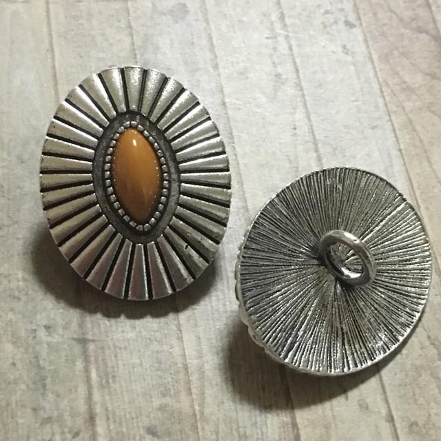 オーバル マスタードストーン ボタン シルバー 1個 |  | 01