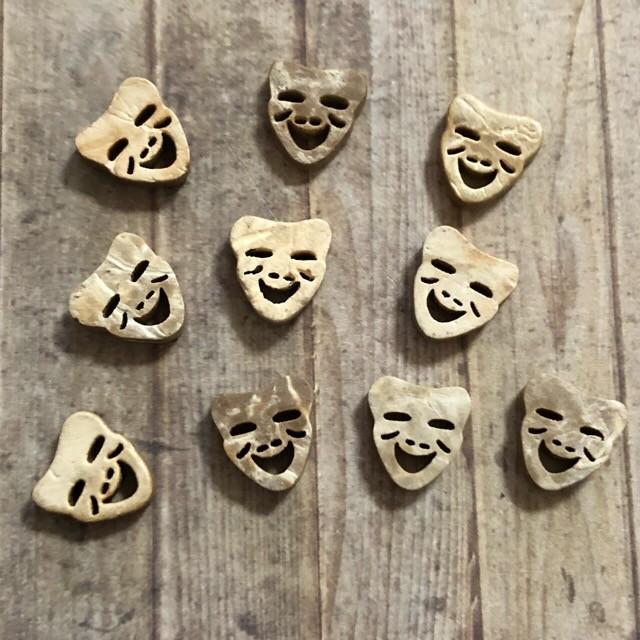 フェイス ココナッツ ボタン ベージュ 10個セット |  | 01