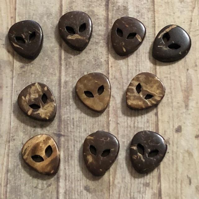 宇宙人 ココナッツ ボタン ブラウン 10個セット |  | 01