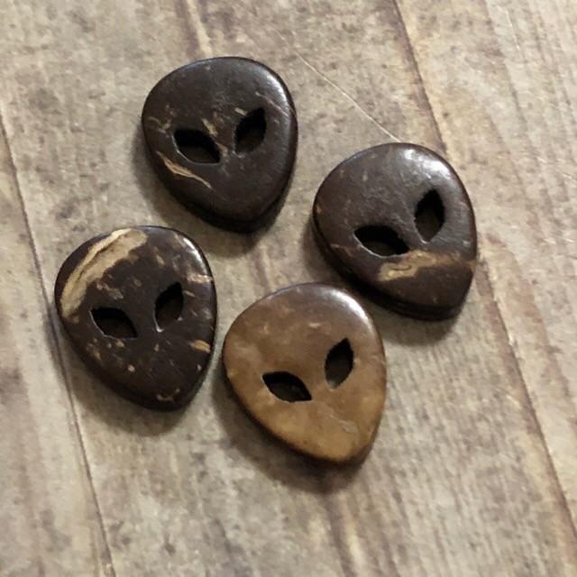 宇宙人 ココナッツ ボタン ブラウン 10個セット |  | 02