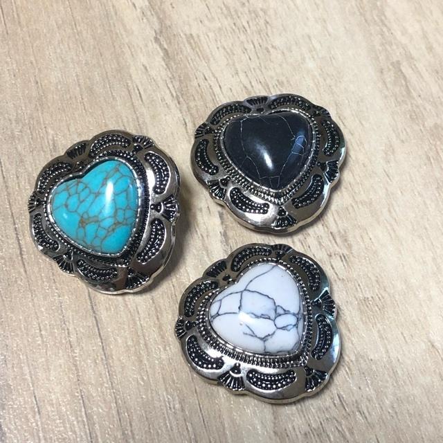 3cm ネジ式 ハート コンチョ ブラック 1個 |  | 04