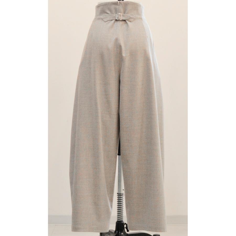 support surface（サポートサーフェス） テーパード タックパンツ