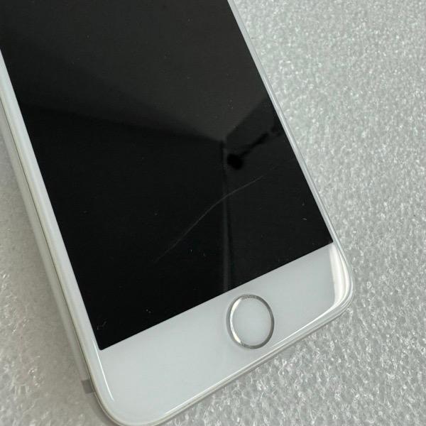 iPhone 7 シルバー 32GB / A1779 / au版 / simロック解除不可 / 白ロム 