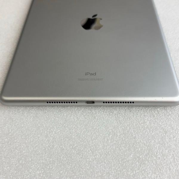 iPad 第8世代 Wi-Fi シルバー 32GB / A2270 : 中古PCショップ U&JMac's